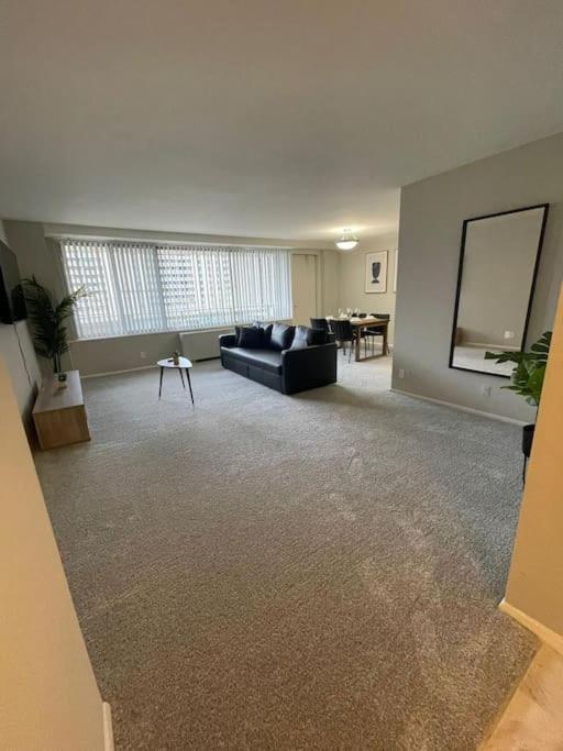 Charming Apartment At Crystal City With Amazing Amenities Арлингтон Экстерьер фото