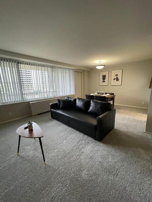 Charming Apartment At Crystal City With Amazing Amenities Арлингтон Экстерьер фото