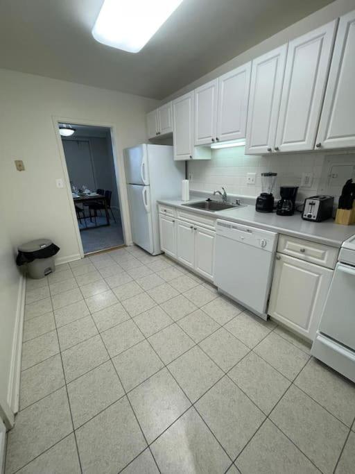Charming Apartment At Crystal City With Amazing Amenities Арлингтон Экстерьер фото